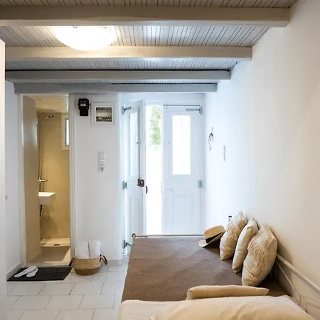 Whitelist & Maisonette Iii In Apartment *