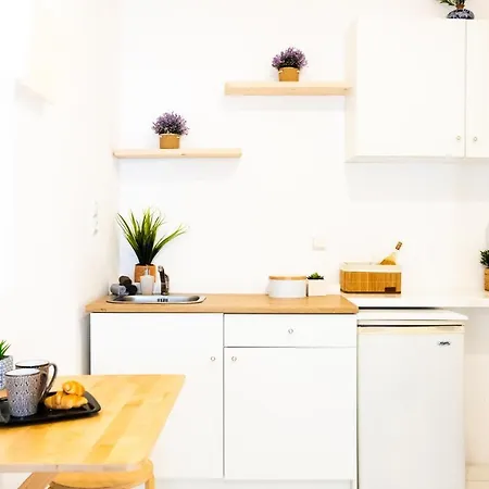 Apartment Whitelist & Maisonette Iii In