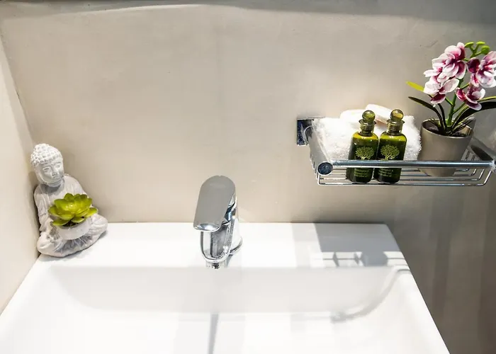 & Maisonette Iii In *