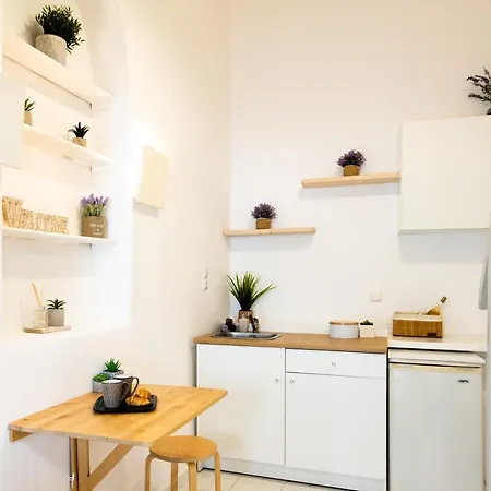 & Maisonette Iii In
