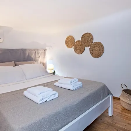 & Maisonette Iii In